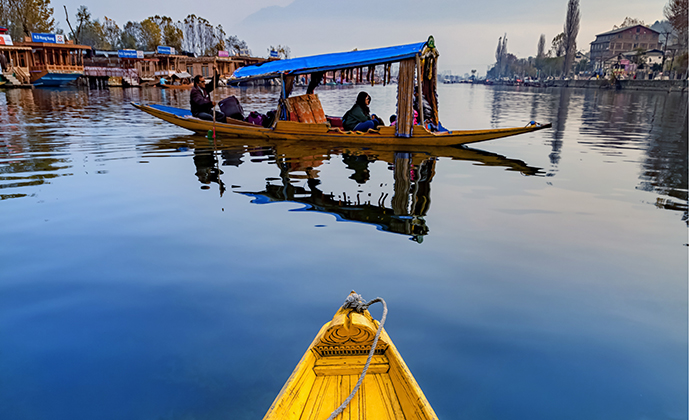 dal_lake_srinigar_ladakh_Imagesofindia_shutterstock